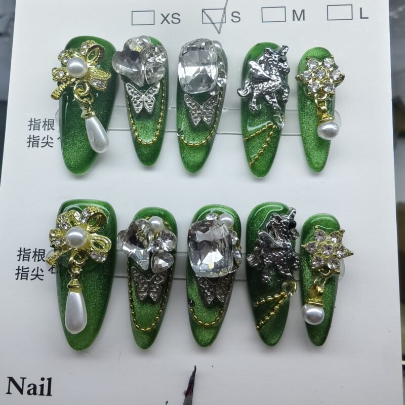 Pure handmade wear, emerald green, cat's eye, golden years, horse stepping on Feiyan, high-end atmosphere, alloy temperament, white, can be wholesaled - 图片 3