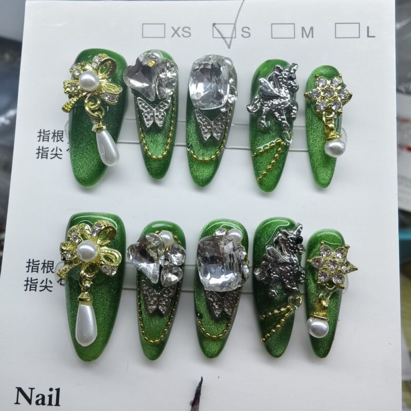 Pure handmade wear, emerald green, cat's eye, golden years, horse stepping on Feiyan, high-end atmosphere, alloy temperament, white, can be wholesaled - 图片 4