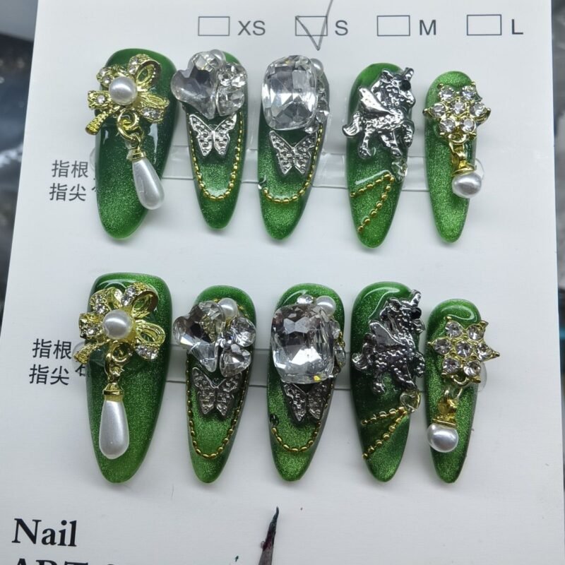 Pure handmade wear, emerald green, cat's eye, golden years, horse stepping on Feiyan, high-end atmosphere, alloy temperament, white, can be wholesaled - 图片 5