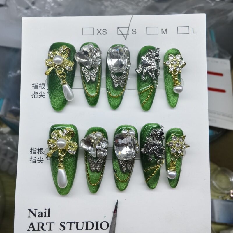 Pure handmade wear, emerald green, cat's eye, golden years, horse stepping on Feiyan, high-end atmosphere, alloy temperament, white, can be wholesaled - 图片 7