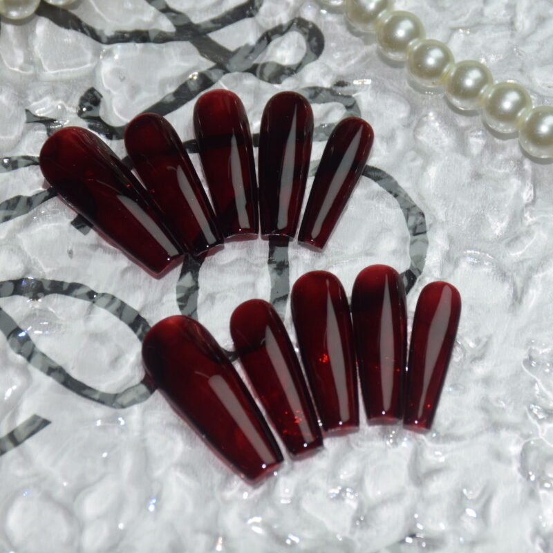 Burgundy solid color nail art - 图片 2