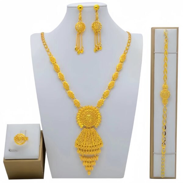 Women’S Gold Set For Special Occasion