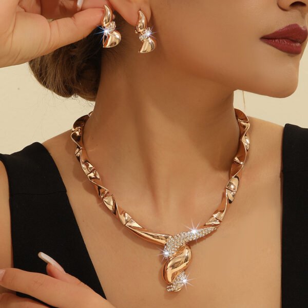 Sparkling Jewelry Sets with Crystals – Low Price Bulk Supply