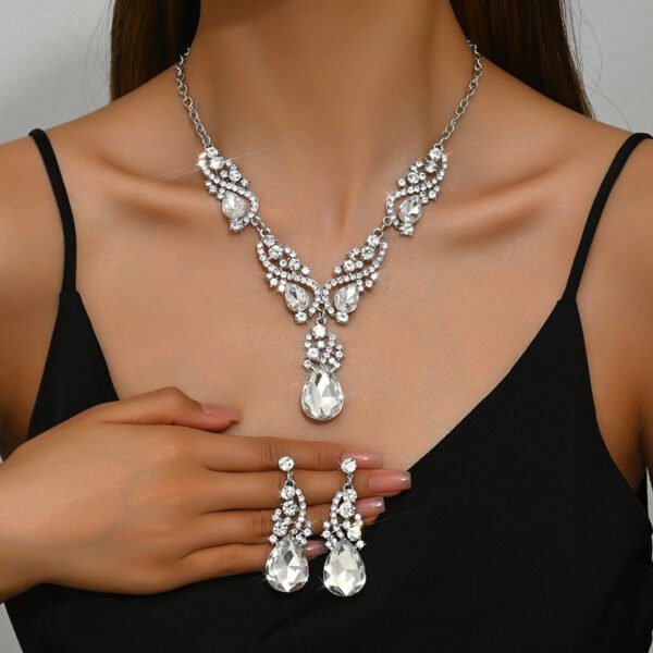 Budget Friendly Sparkling Jewelry Sets with Necklace and Bracelet - 图片 4