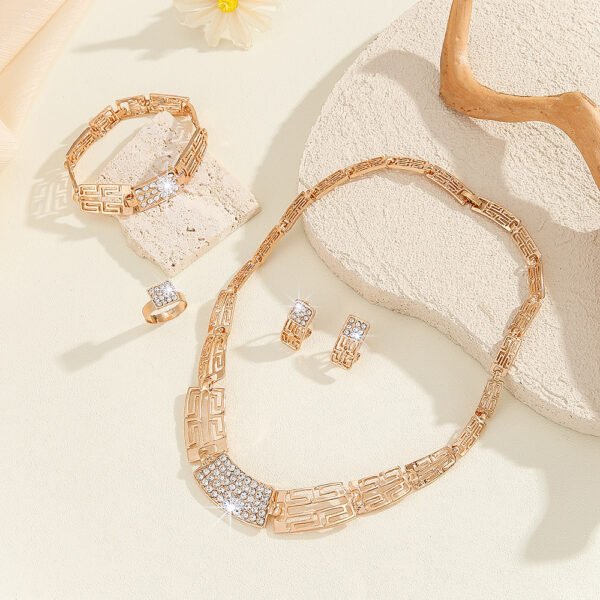 Wholesale Low Price Sparkling Jewelry Sets for Retail - 图片 3