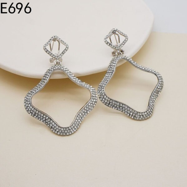 Lightweight Alloy Dangle Earrings – Bohemian Tribal Style - 图片 2